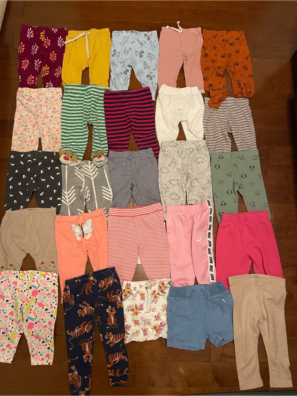 Lot 25 pcs. Mixed Girls' Leggings and Bottoms - 3-12m